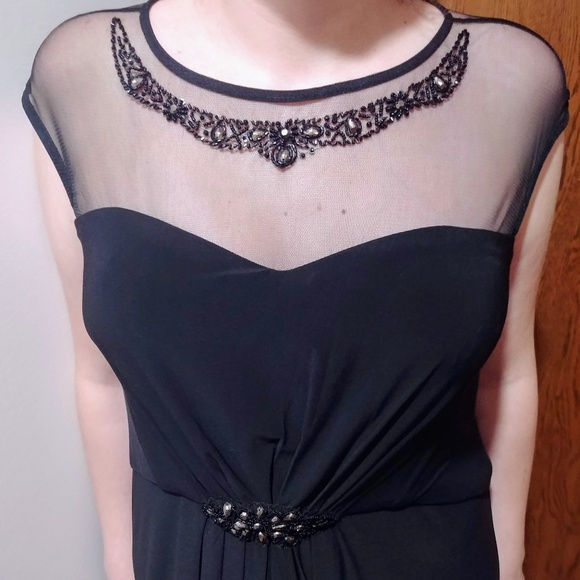 Long black formal dress - Picture 2 of 8